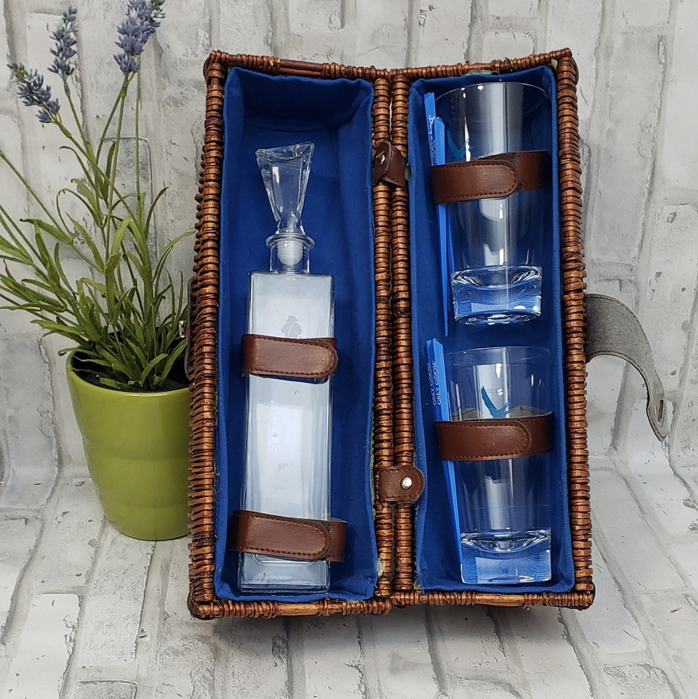 Grey Goose Picnic Wcker Basket Bottle/Glasses Carrier